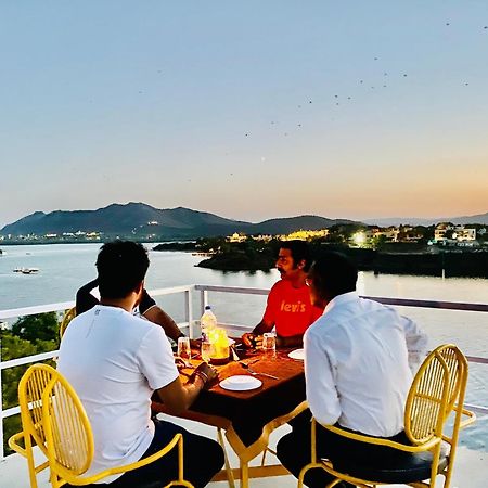 Hotel Jaydurg A Lake Retreat - A Lakeside Hotel - Lakeview Rooftop Cafe - Swimming Pool Udaipur Exterior photo